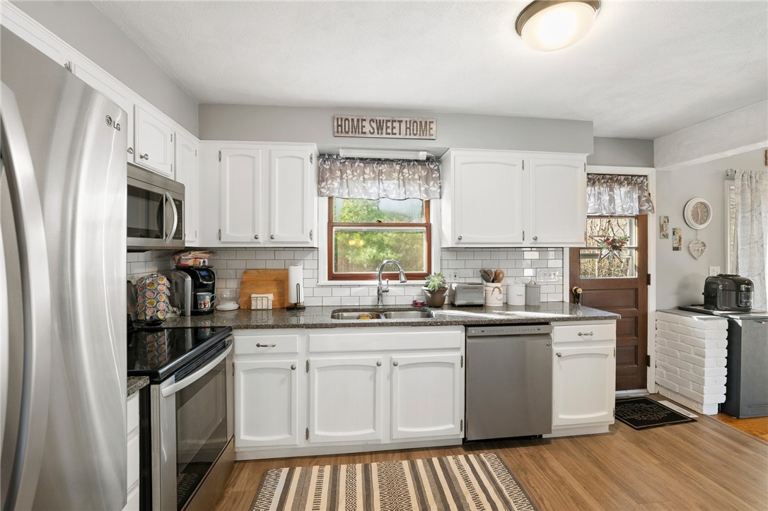 79 Torrey Road Cumberland, RI 02864 - Photo 26 of 48