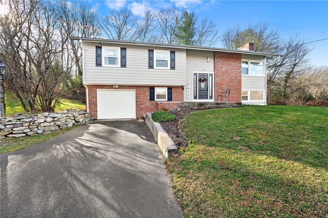 79 Torrey Road Cumberland, RI 02864 - Photo 3 of 48