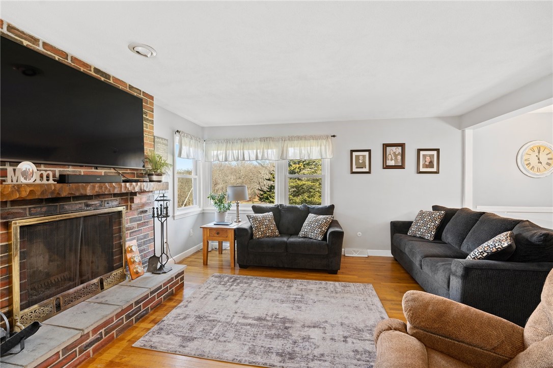 79 Torrey Road Cumberland, RI 02864 - Photo 8 of 48