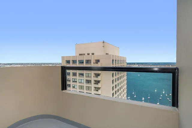 $1,095,000 | 65 East India Row, Unit PHC, Boston, MA 02110