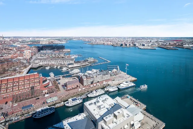 $1,095,000 | 65 East India Row, Unit PHC, Boston, MA 02110