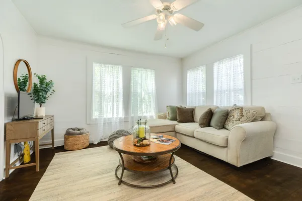 $2,000 | 4417 Avenue R, Galveston, TX 77550