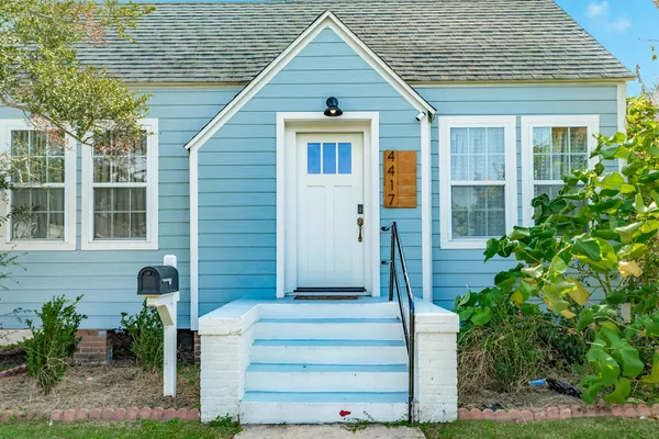 $2,000 | 4417 Avenue R, Galveston, TX 77550