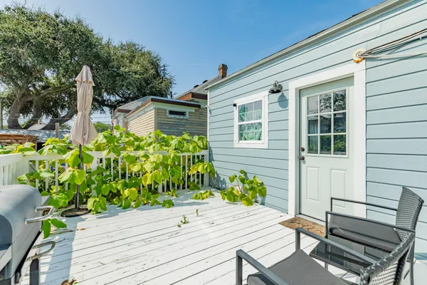 $2,000 | 4417 Avenue R, Galveston, TX 77550