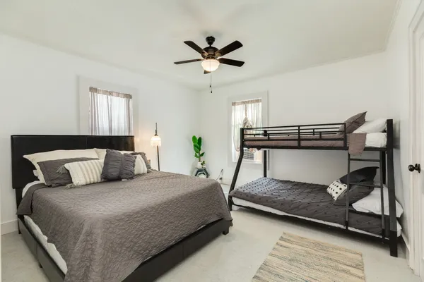 $2,000 | 4417 Avenue R, Galveston, TX 77550