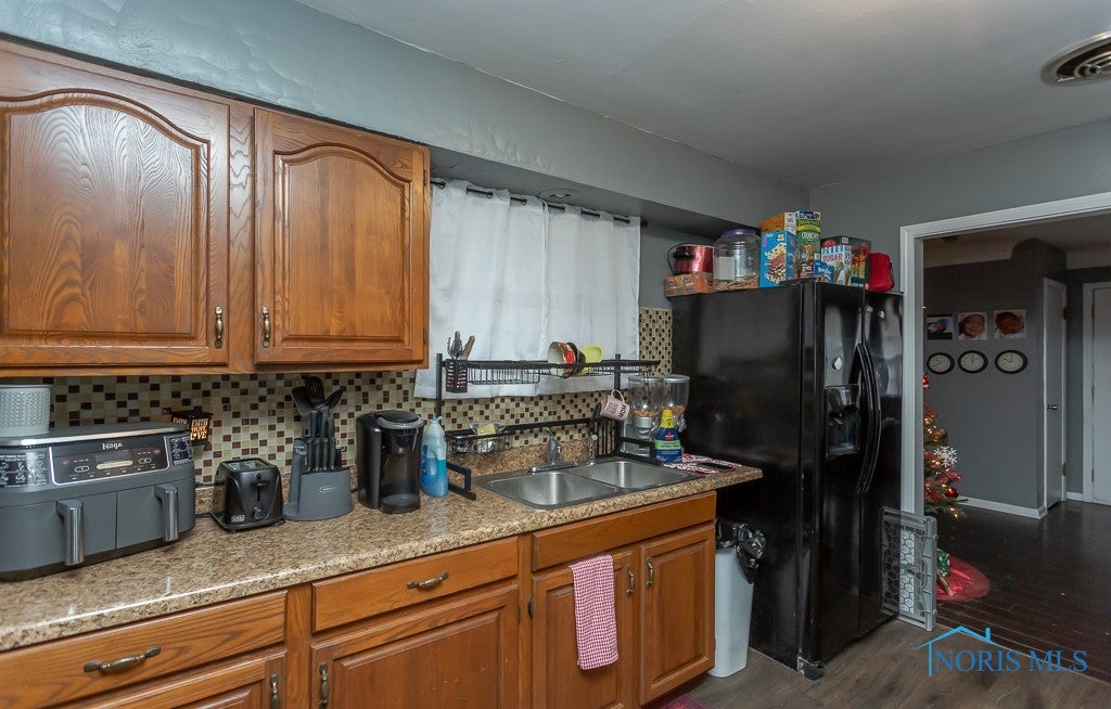 1206 Westgate Road Toledo, OH 43615 - Photo 17 of 28 Gallery Image 17