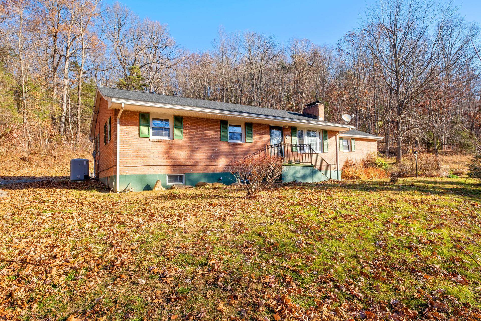 1381 Timber Ridge Road Fairfield, VA 24435 - Photo 5 of 48 Gallery Image 5
