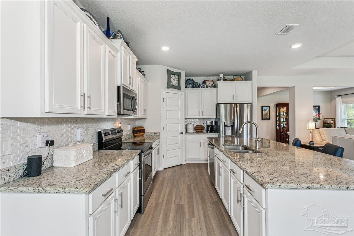 972 Jacobs Way Cantonment, FL 32533 - Photo 10 of 36