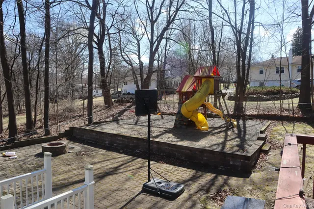 a view of outdoor space with garden and entertaining space