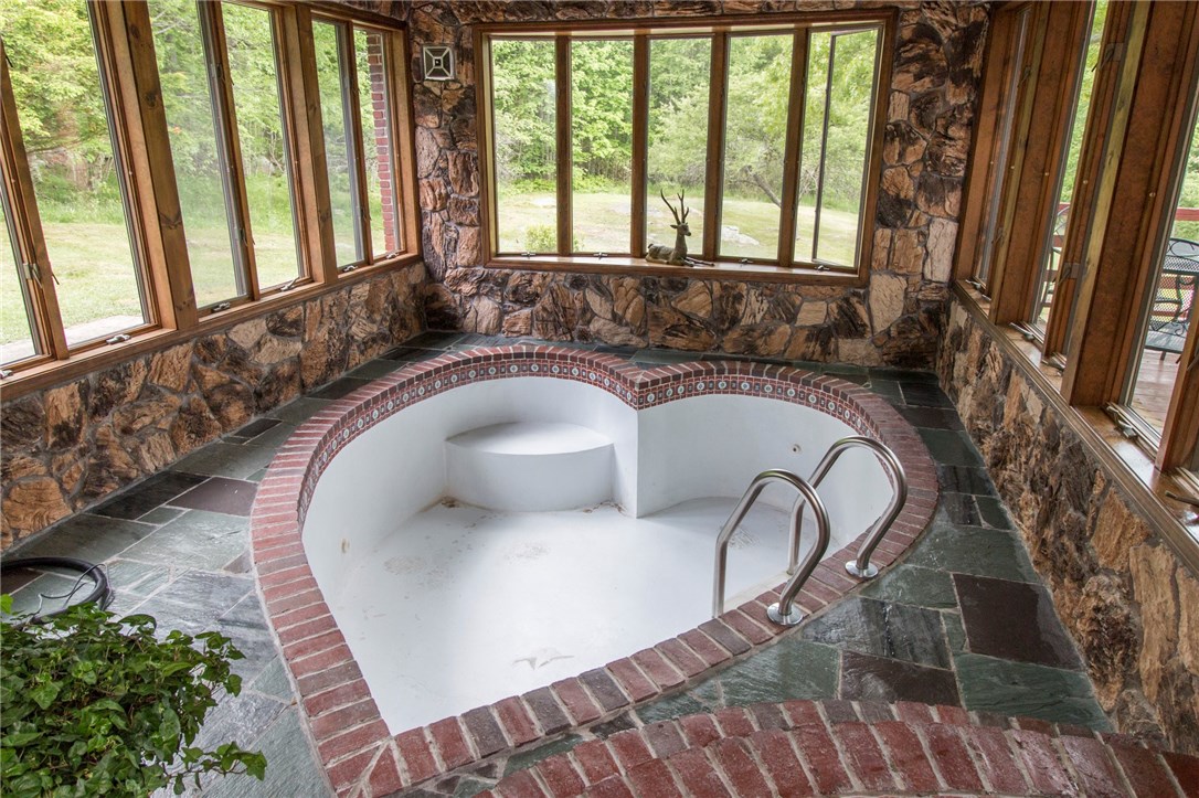 39 Knight Hill Road Scituate, RI 02815 - Photo 11 of 23 Gallery Image 11