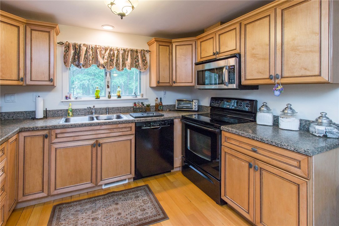 39 Knight Hill Road Scituate, RI 02815 - Photo 10 of 23 Gallery Image 10