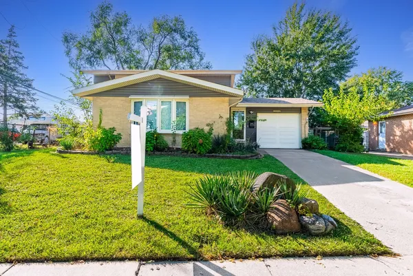 $329,990 | 16524 Brockton Lane, Oak Forest, IL 60452