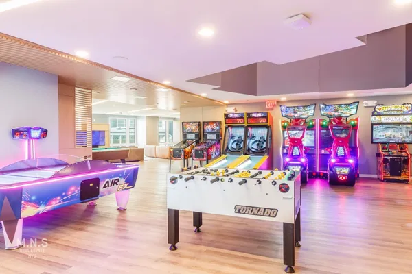 $4,420 | 22-44 Jackson Avenue, Unit 4123 | Long Island City