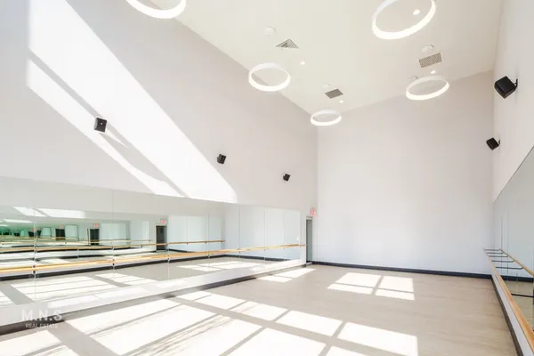 $4,420 | 22-44 Jackson Avenue, Unit 4123 | Long Island City