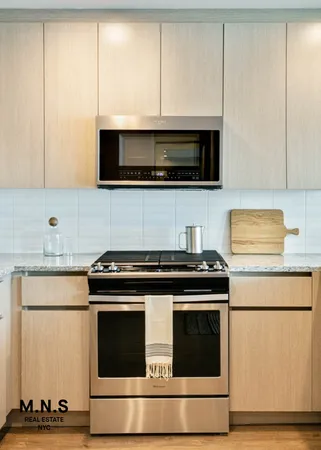 $4,420 | 22-44 Jackson Avenue, Unit 4123 | Long Island City