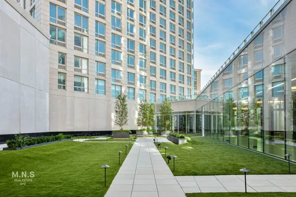 $4,420 | 22-44 Jackson Avenue, Unit 4123 | Long Island City