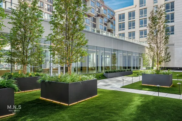 $4,420 | 22-44 Jackson Avenue, Unit 4123 | Long Island City