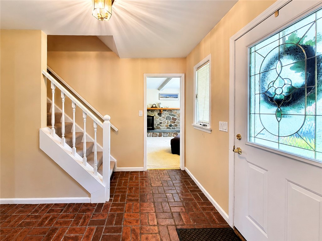 76 Bromley Road Pittsford, NY 14534 - Photo 7 of 50