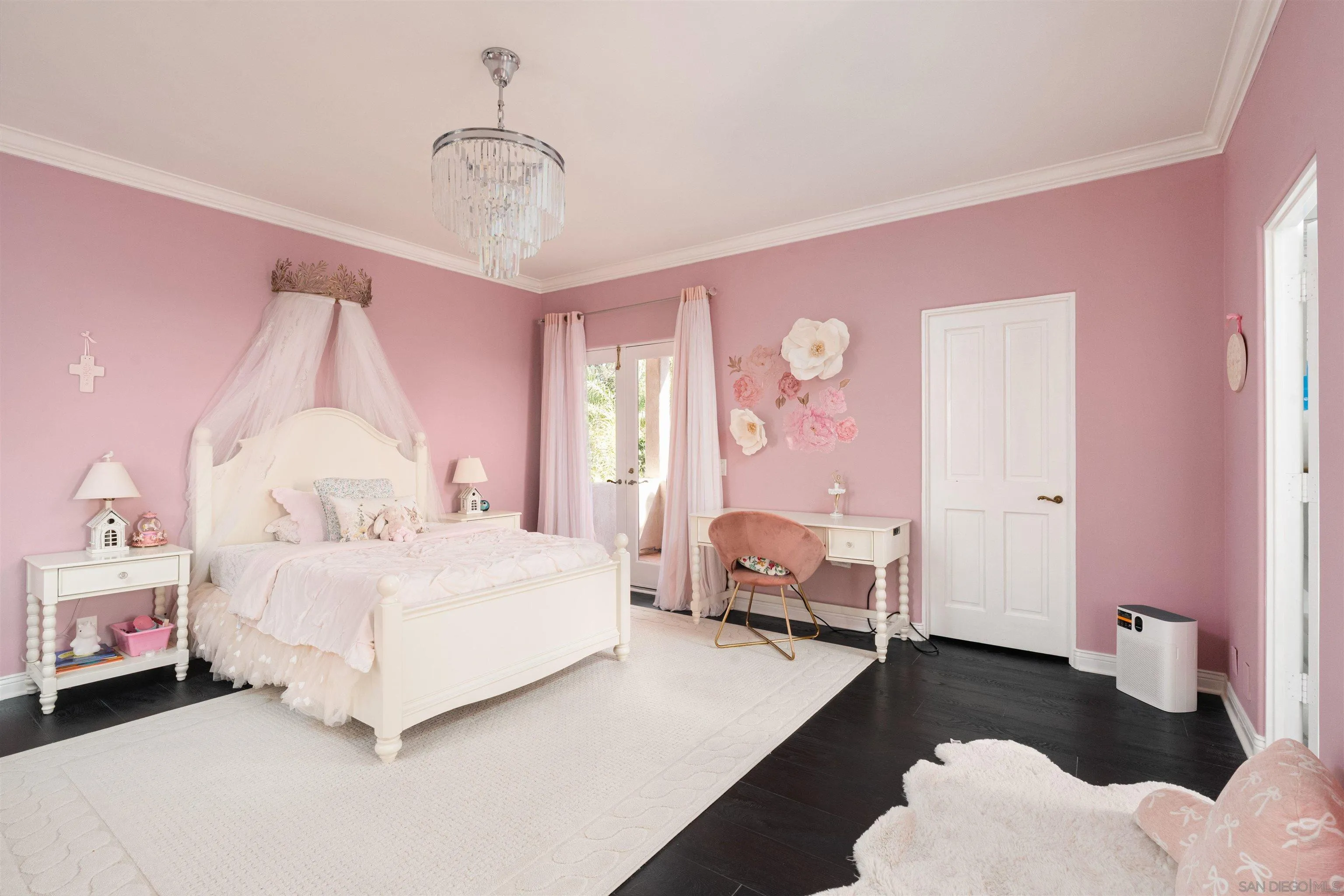 18136 Via Ascenso Rancho Santa Fe, CA 92067 - Photo 19 of 41 a spacious bedroom with a bed couch and window