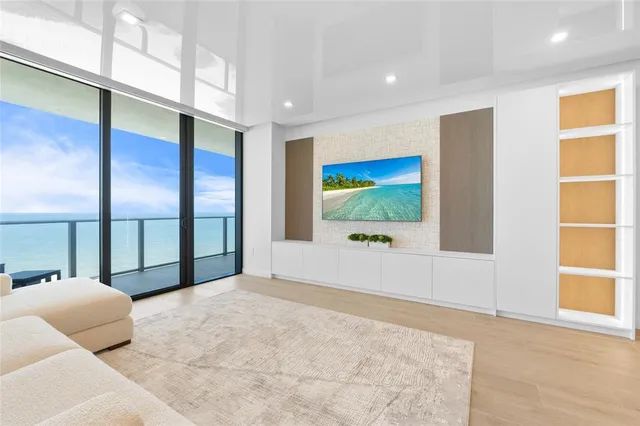 $2,995,000 | 1116 North Ocean Boulevard, Unit 904, Pompano Beach, FL 33062