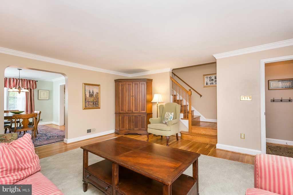 1569 Dellsway Road Towson, MD 21286 - Photo 3 of 18 Living Room