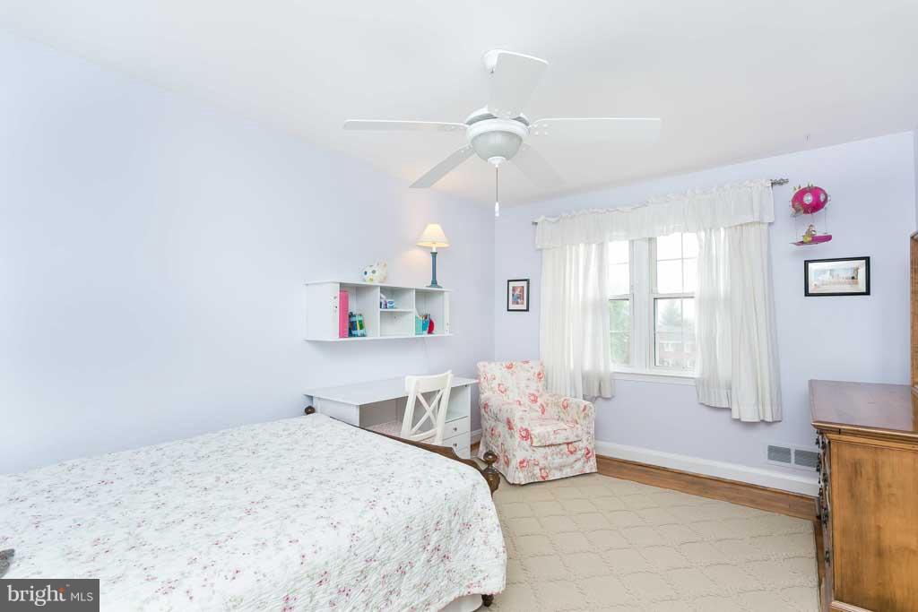 1569 Dellsway Road Towson, MD 21286 - Photo 10 of 18 Bedroom