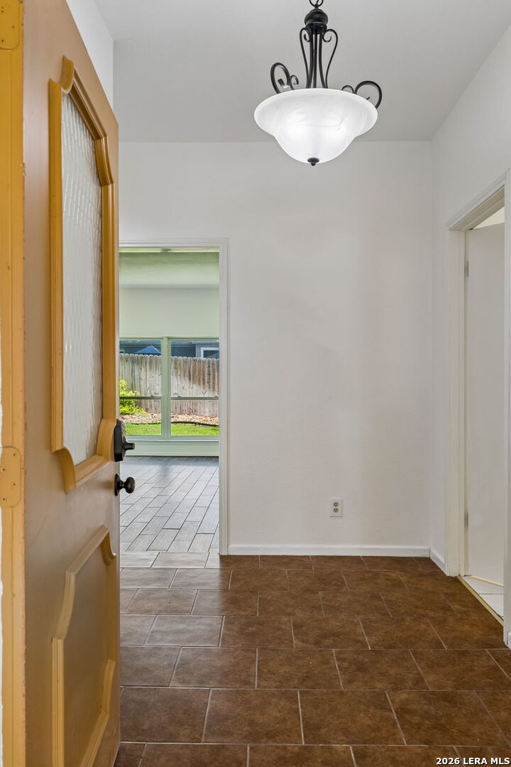8706 Golden View Windcrest, TX 78239 - Photo 7 of 43