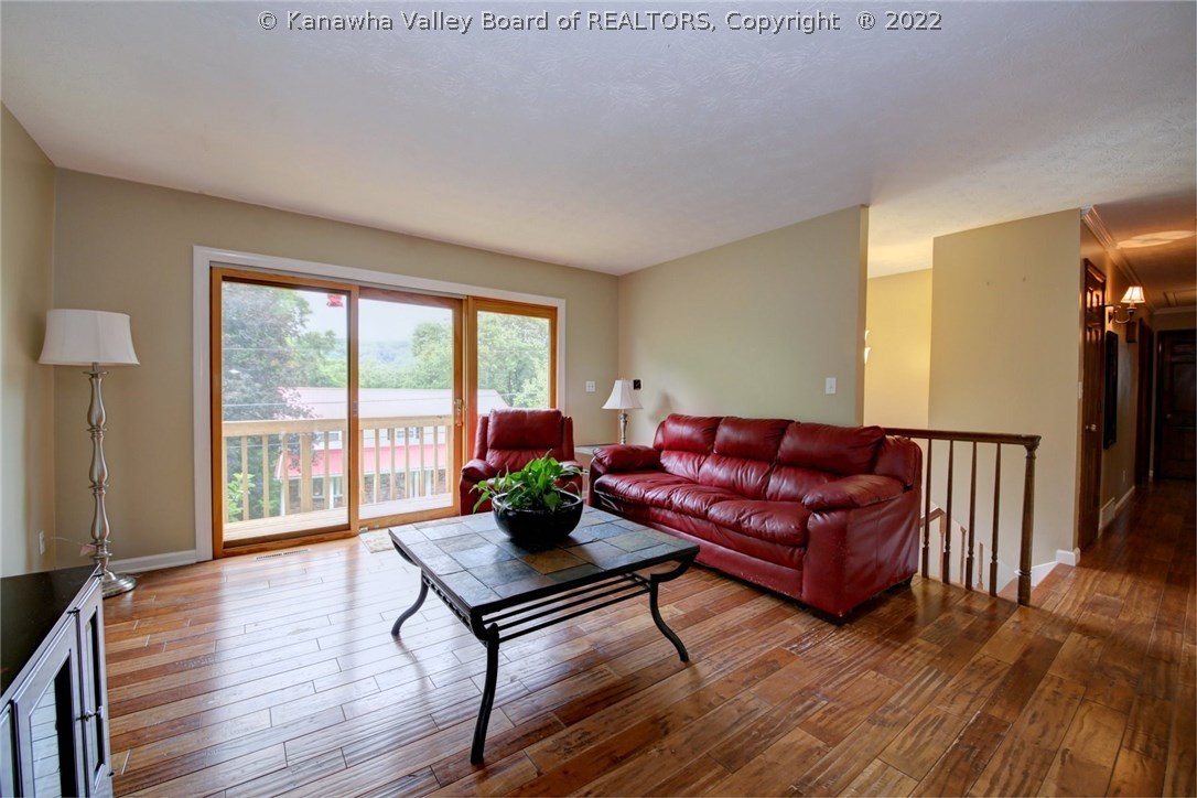 255 Eureka Road Charleston, WV 25314 - Photo 4 of 30 Gallery Image 4