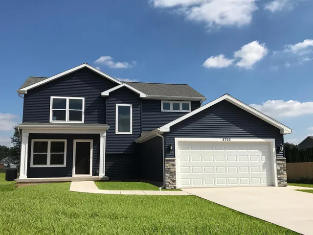 $342,460 | 237 Grand River Circle, Jackson, MI 49201