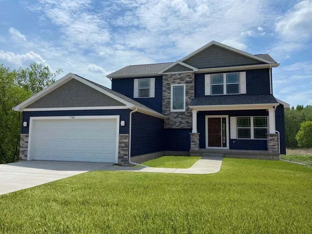 $342,460 | 237 Grand River Circle, Jackson, MI 49201