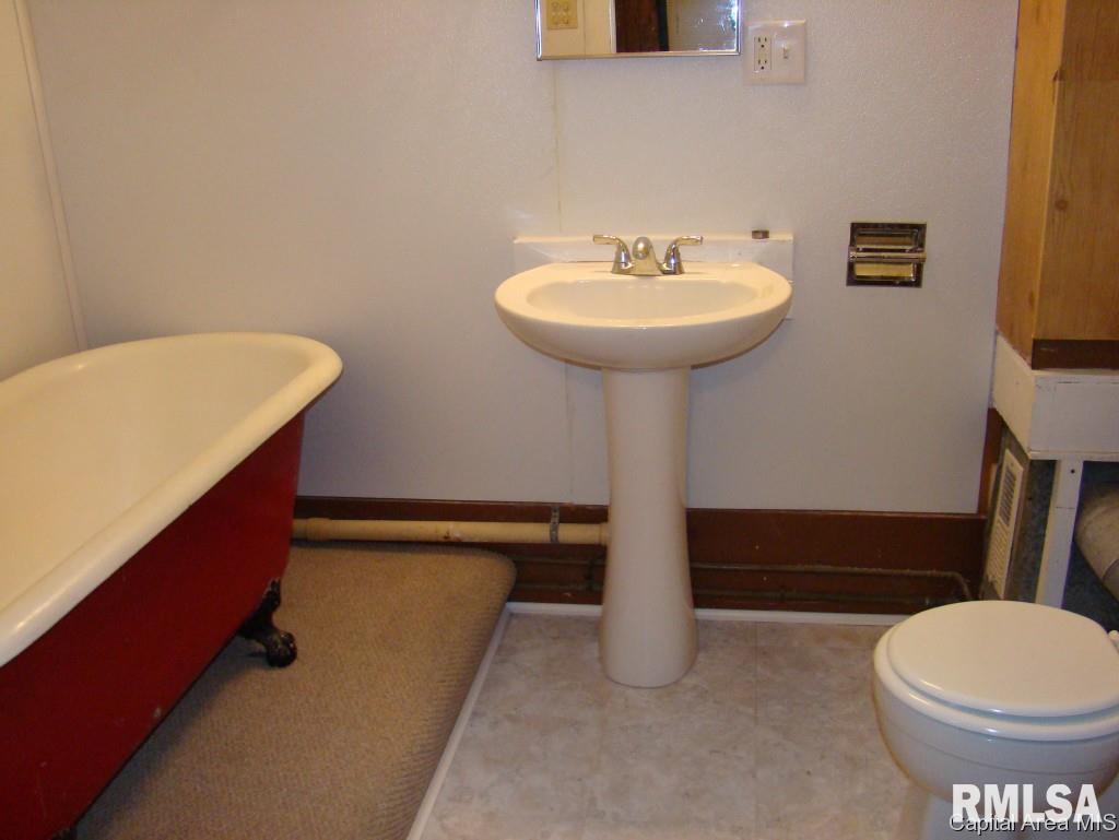 2445 South 10th Street Springfield, IL 62703 - Photo 11 of 13