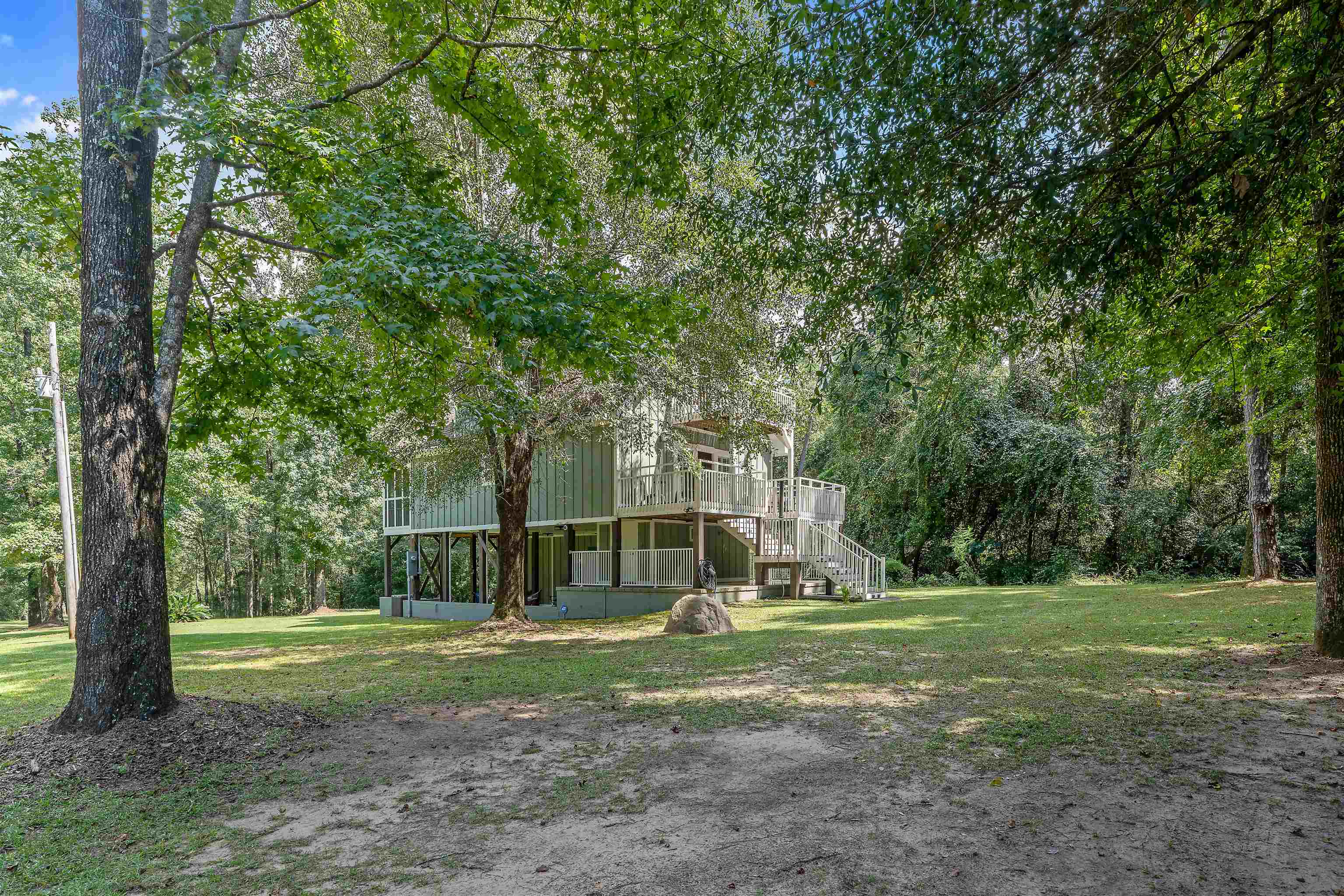 25591 Waterworld Road Robertsdale, AL 36567 - Photo 2 of 33 Yard