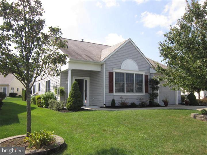 1 Laurel Ridge Lane Columbus, NJ 08022 - Photo 1 of 25 Exterior Front