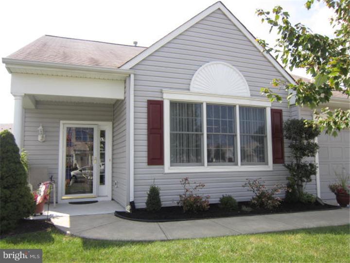 1 Laurel Ridge Lane Columbus, NJ 08022 - Photo 2 of 25 Exterior Front