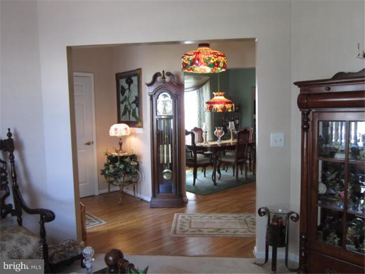 1 Laurel Ridge Lane Columbus, NJ 08022 - Photo 4 of 25 Foyer