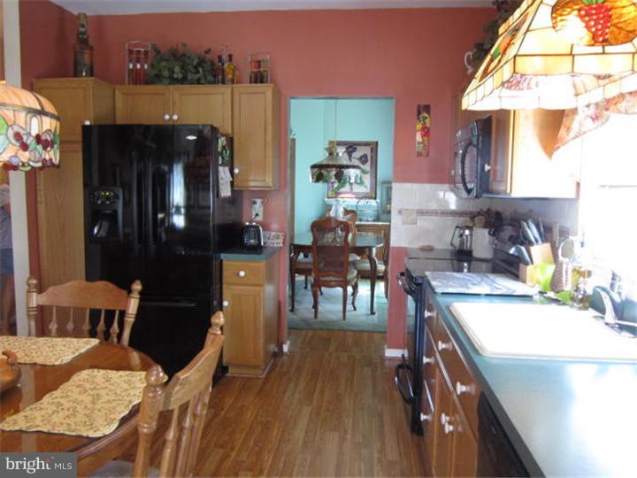 1 Laurel Ridge Lane Columbus, NJ 08022 - Photo 10 of 25 Kitchen