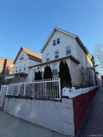 $925,000 | 686 East 239th Street | Wakefield