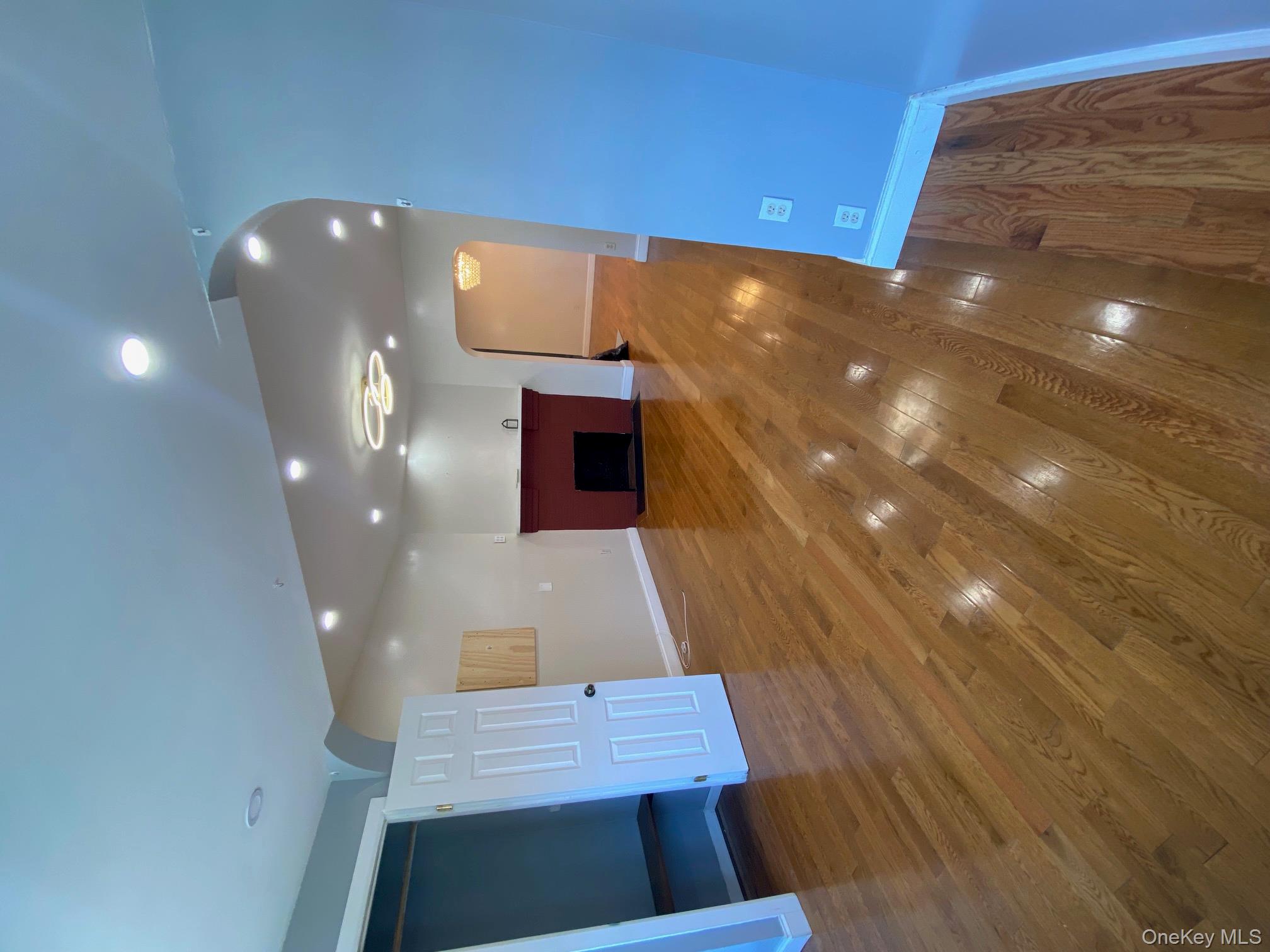 686 East 239th Street Bronx, NY 10470 - Photo 4 of 30