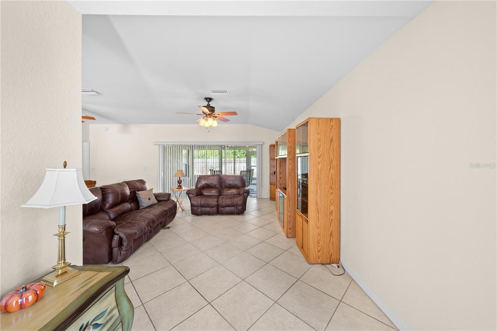 9175 Southeast 118th Loop Summerfield, FL 34491 - Photo 16 of 48