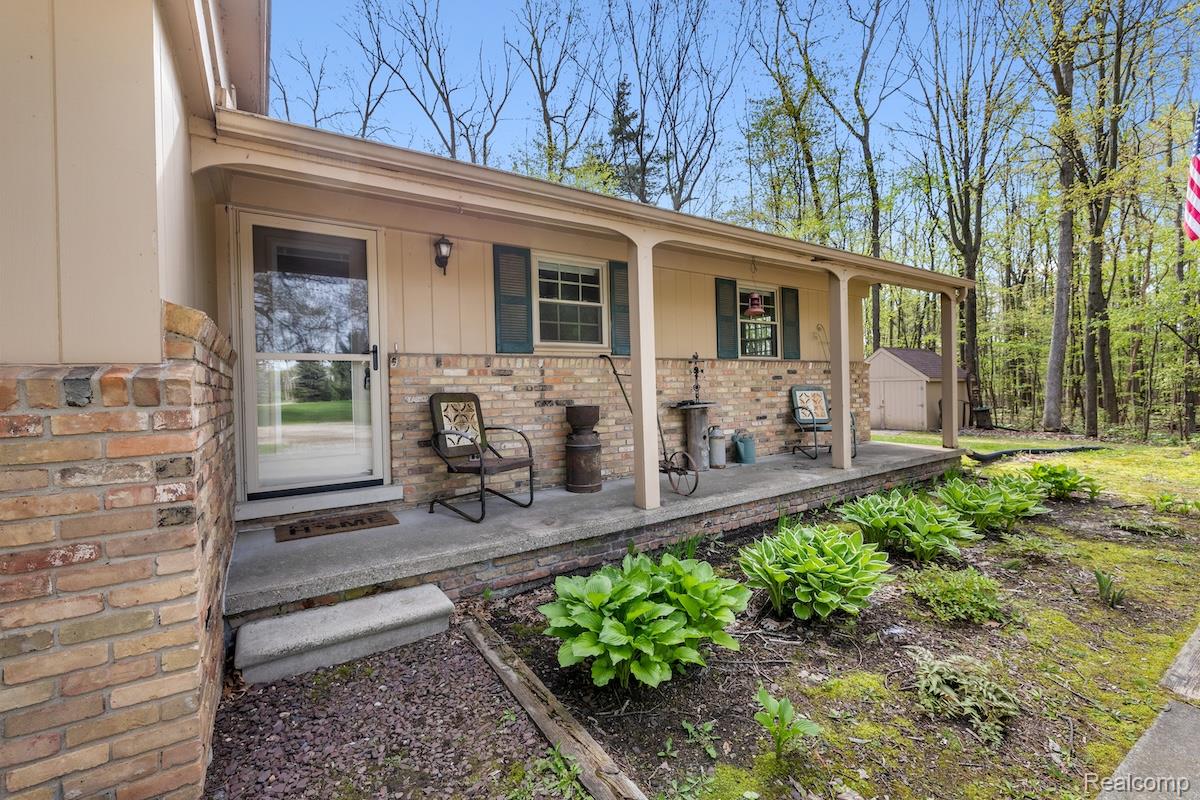 2700 North Hacker Road Howell, MI 48855 - Photo 6 of 34 2700 Hacker-36.jpg