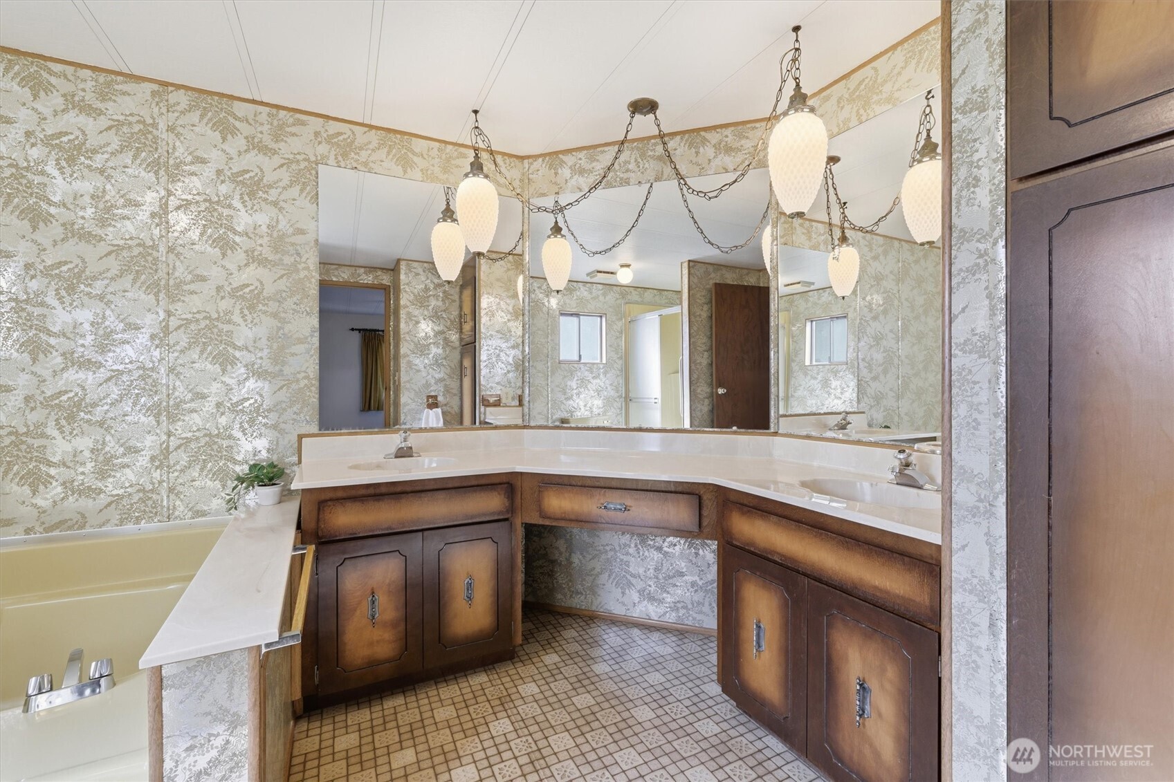 15702 Southeast 128th Street Renton, WA 98059 - Photo 16 of 34 Gallery Image 16
