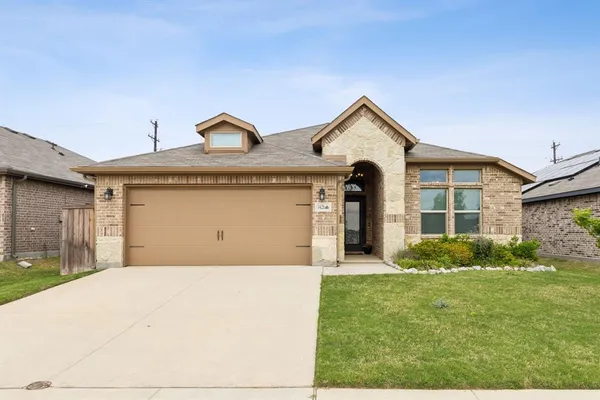 $2,300 | 3421 Riverside Drive, Aubrey, TX 76227