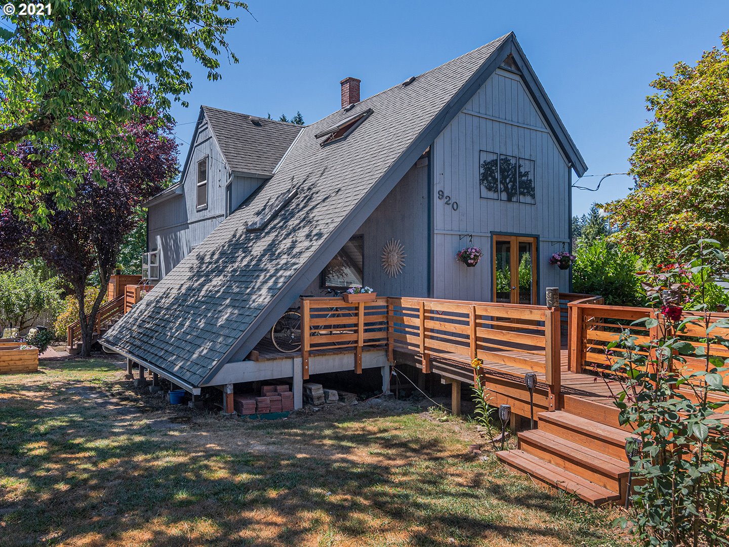 920 Southwest Taylors Ferry Road Portland, OR 97219 - Photo 1 of 25 Gallery Image 1