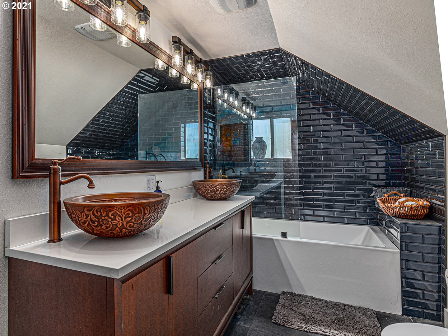 920 Southwest Taylors Ferry Road Portland, OR 97219 - Photo 15 of 25 Gallery Image 15