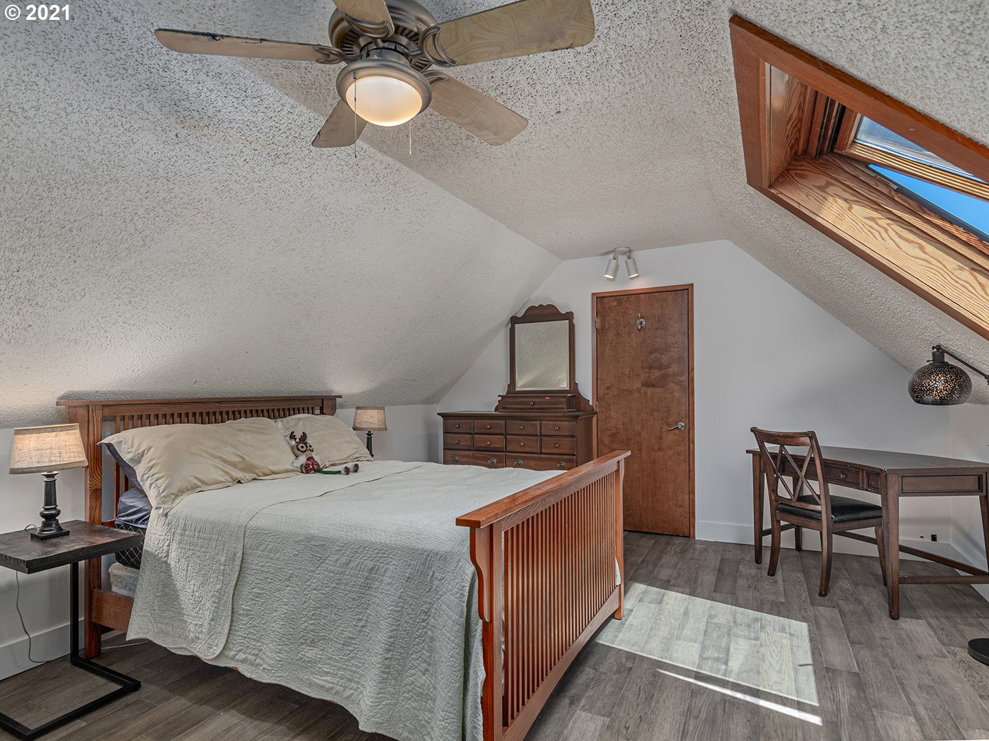 920 Southwest Taylors Ferry Road Portland, OR 97219 - Photo 18 of 25 Gallery Image 18