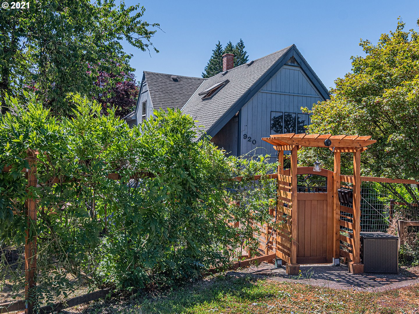 920 Southwest Taylors Ferry Road Portland, OR 97219 - Photo 3 of 25 Gallery Image 3