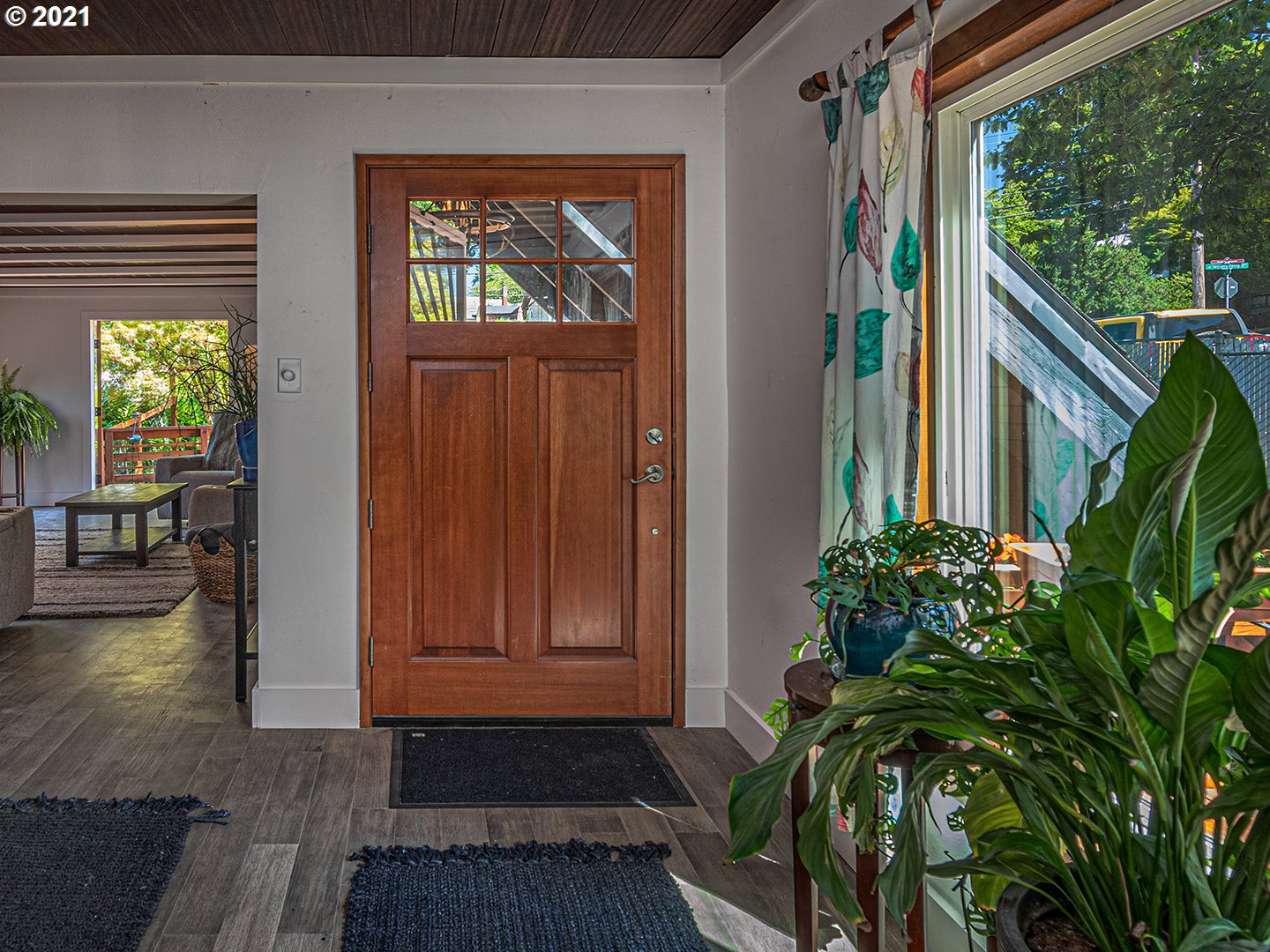 920 Southwest Taylors Ferry Road Portland, OR 97219 - Photo 6 of 25 Gallery Image 6
