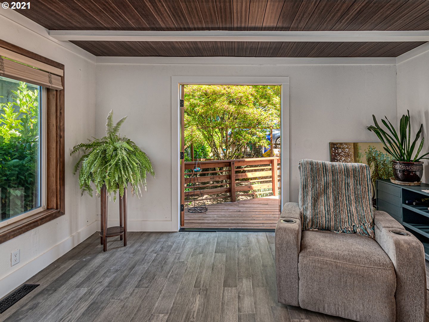 920 Southwest Taylors Ferry Road Portland, OR 97219 - Photo 8 of 25 Gallery Image 8