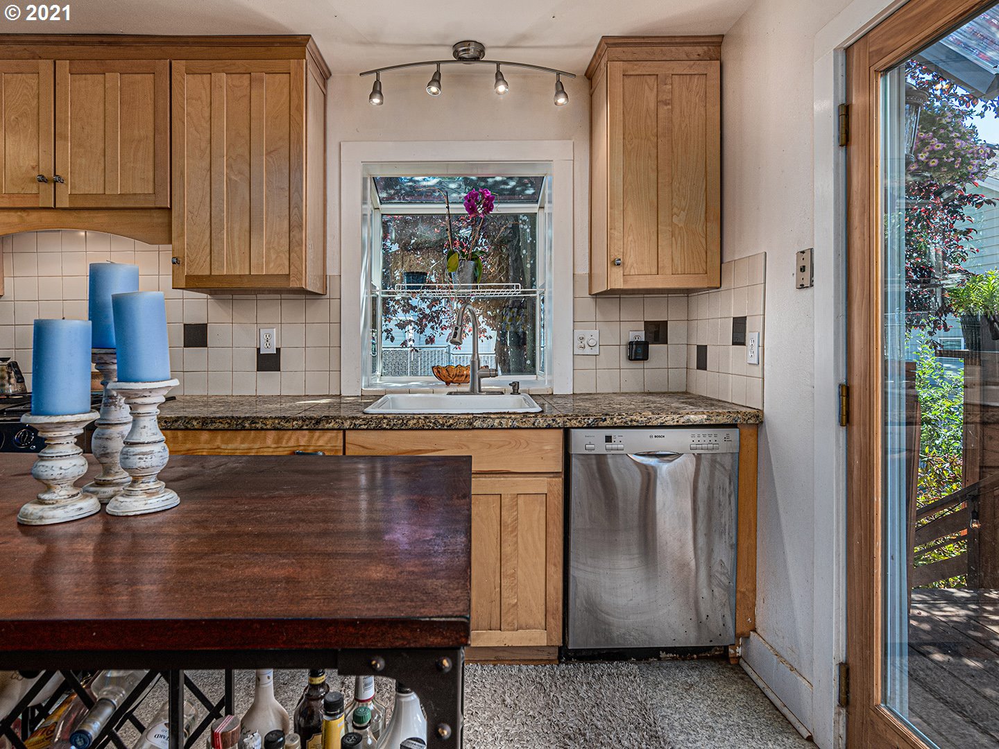 920 Southwest Taylors Ferry Road Portland, OR 97219 - Photo 10 of 25 Gallery Image 10