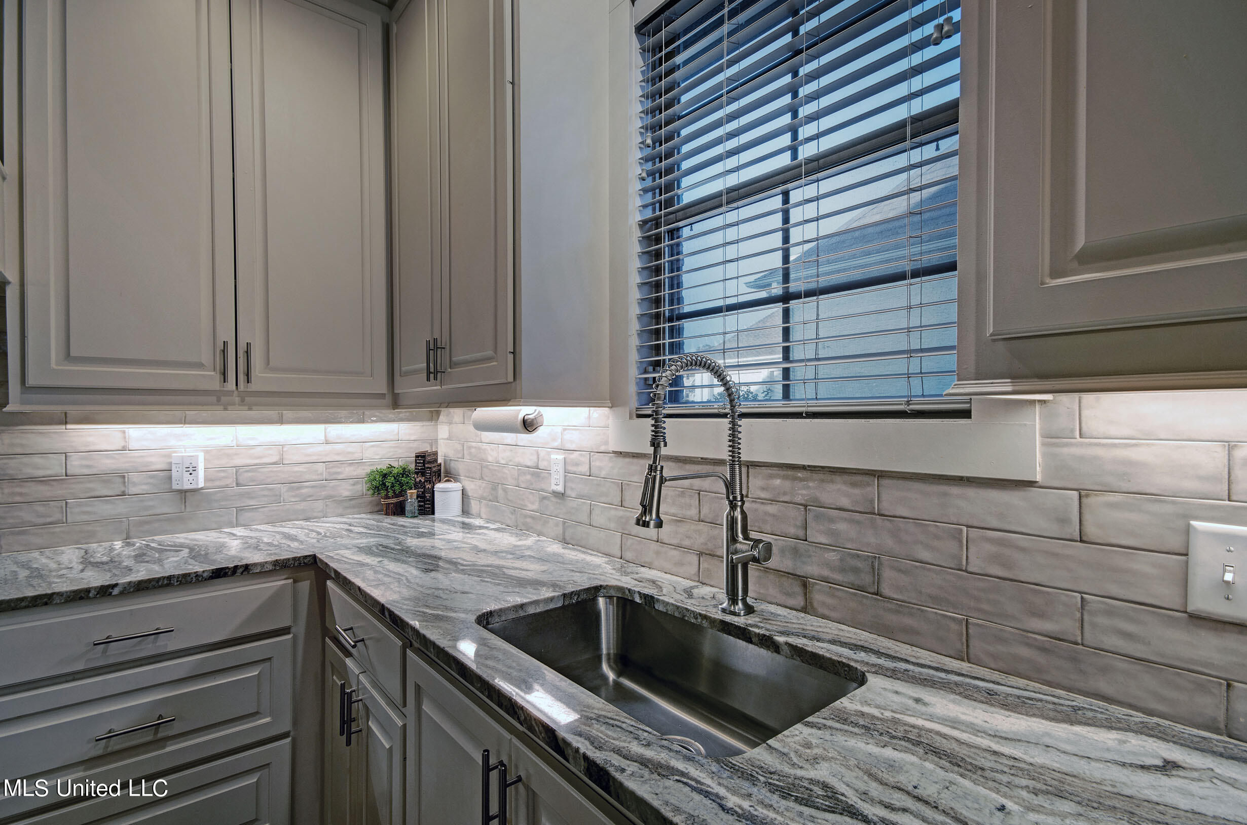 205 Harris Circle Madison, MS 39110 - Photo 12 of 32 205 Harris Cir Kitchen 3